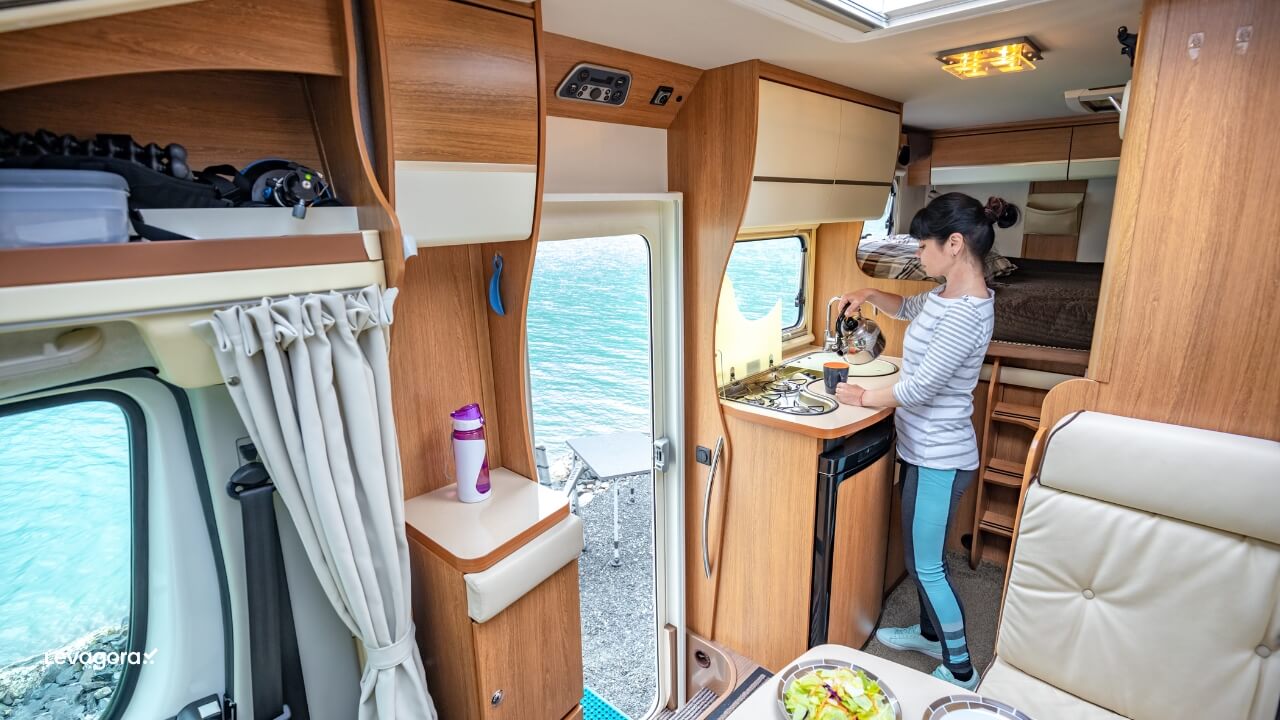 Fazendo chá dentro de um Motorhome Como decidir de acordo com seu perfil de viagem