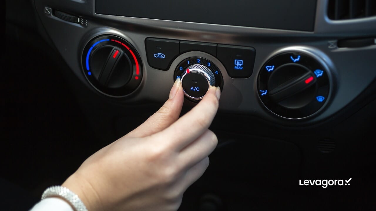 Regulando ar condicionado do carro Hábitos Que Ajudam a Economizar Combustível
