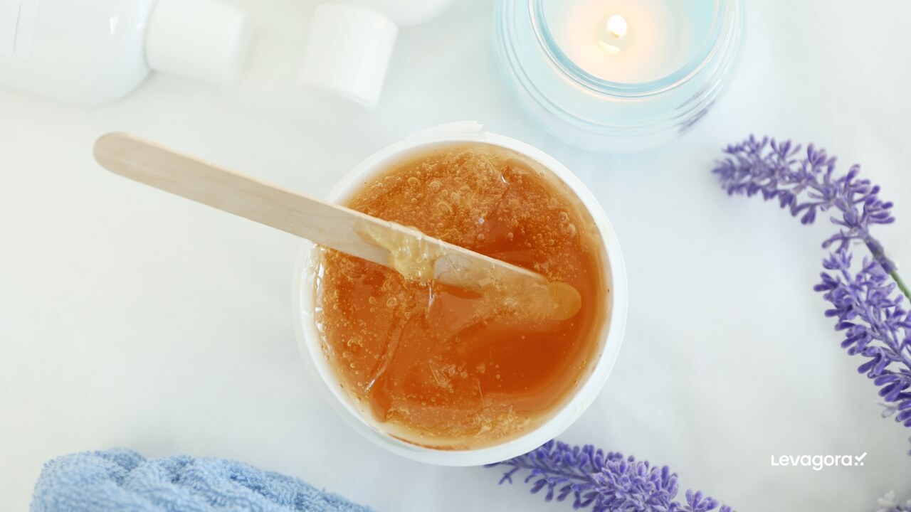 Esfoliante de mel e açucar Receitas baratas com ingredientes que você tem em casa