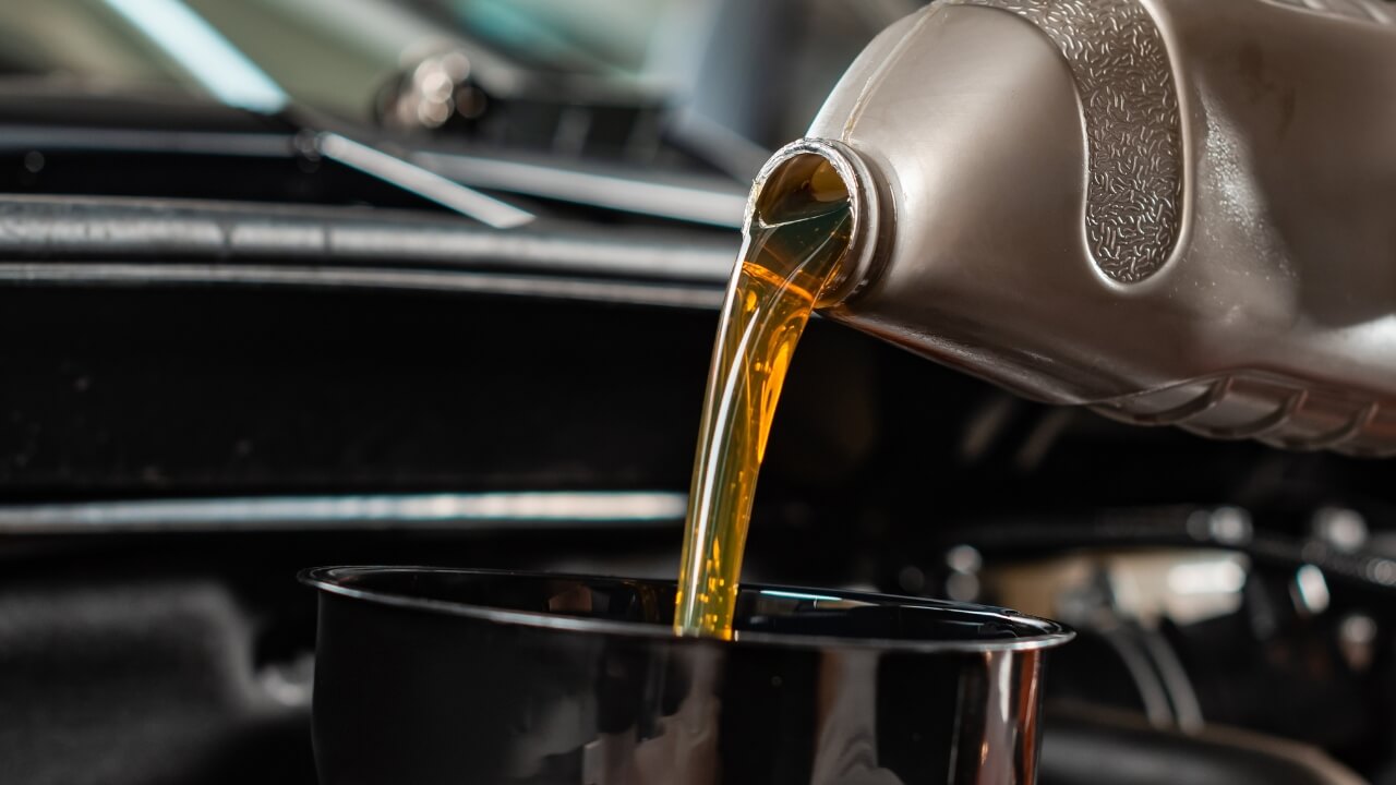Como Escolher o Óleo de Motor Ideal para o Seu Carro