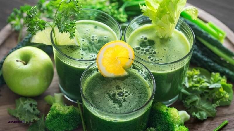 Sucos detox e verdes