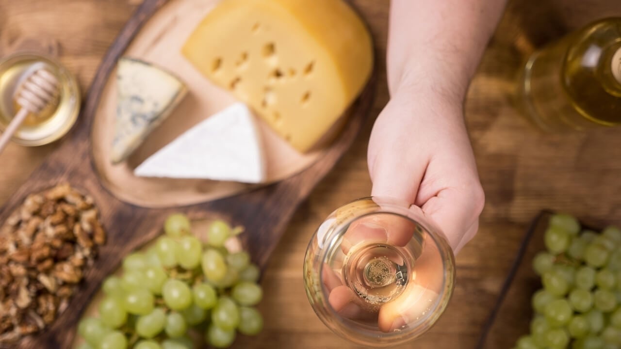Aprenda Como Harmonizar Queijos e Vinhos com Perfeição