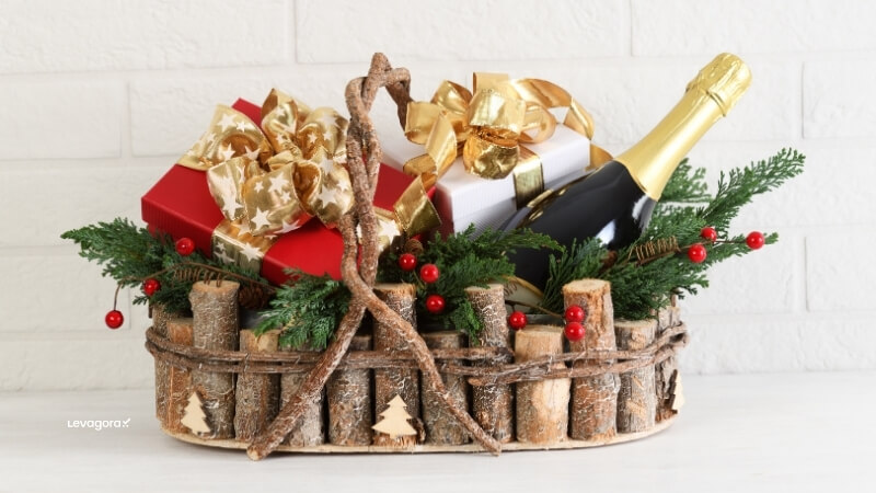 Embalagem criativa papel celofane, caixas decorativas, laços e etiquetas personalizadas