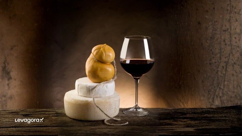 Queijos curados e intensos vinhos encorpados